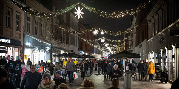 Kongensgade i Esbjerg med julebelysning.